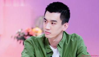 李超个人资料老婆,揭秘他与爱妻的甜蜜时光 第2张 李超个人资料老婆,揭秘他与爱妻的甜蜜时光 第2张