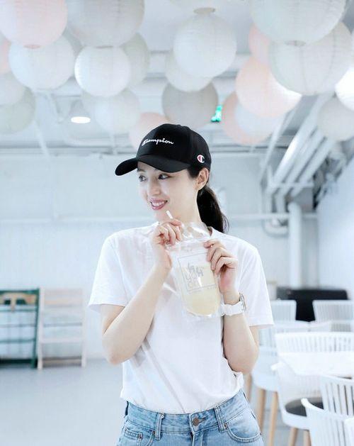 董璇机场生活照,优雅出行，尽显明星风范  第1张