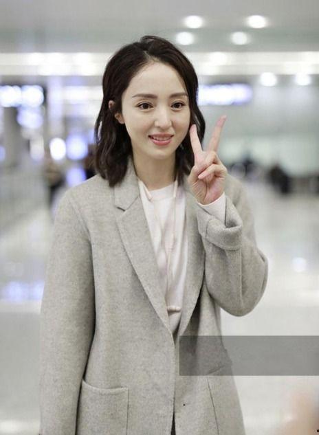 董璇机场生活照,优雅出行，尽显明星风范  第2张