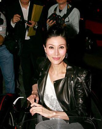 李嘉欣穿皮草生活照,奢华与时尚的完美融合