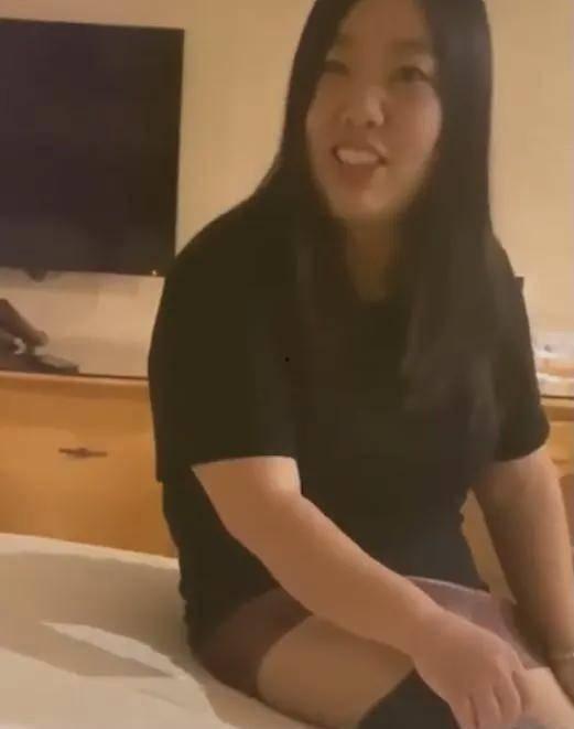 女主淡然的网红,她如何以宁静姿态走红网络  第3张