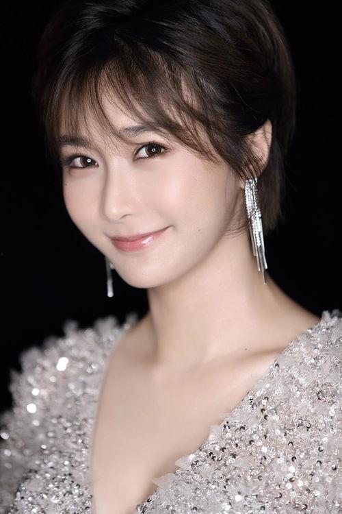 陈冰的个人资料,才华横溢的音乐才女,闪耀舞台的璀璨之星 第2张 陈冰的个人资料,才华横溢的音乐才女,闪耀舞台的璀璨之星 第2张